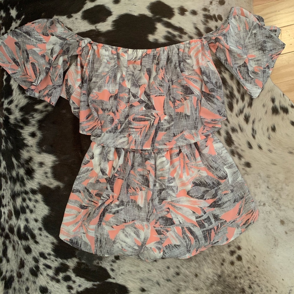 [Henri Girl] Off the Shoulder Palm Leaf Romper